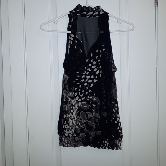 sleeveless blouse - Picture 2 of 3